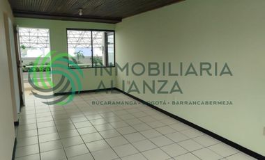 oficina en arriendo en cabecera del llano. Cod A3964