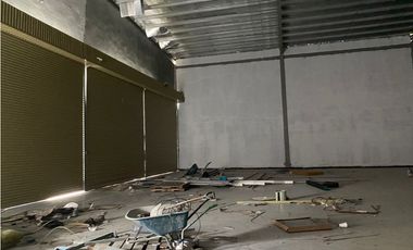 SE ALQUILA BODEGA EN VIA PRINCIPAL >>1350 MT2<<