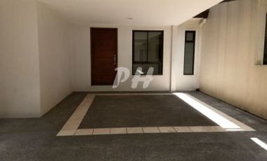 Modern Townhouse for sale in Don Antonio PH1009