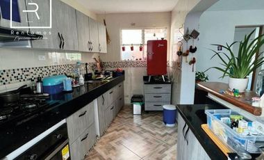 apartamento en venta en la floresta. Cod V10633