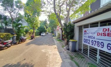 Town House di Cilandak dg Privat Pool dan Taman & Furnished HSE-A0509