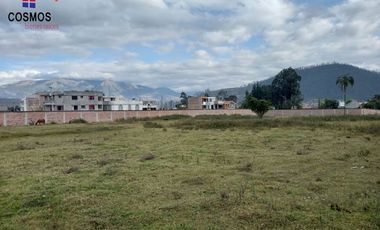 Venta de terreno en Otavalo al filo de la panamericana, 17.000 m2