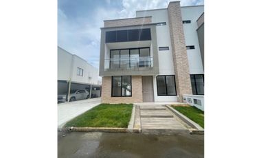 EN VENTA CASA CAMPESTRE SECTOR ALFAGUARA- JAMUNDI PARA ESTRENAR