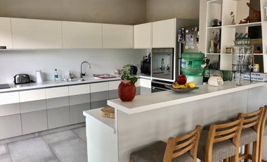 Casa 3 dormitorios venta y alquiler en San Benito, Villa Nueva