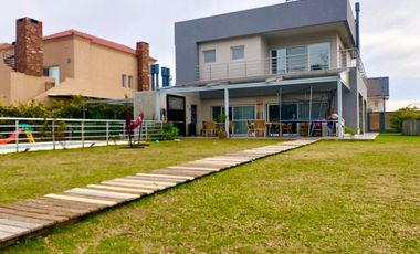 Casa 3 dormitorios venta y alquiler en San Benito, Villa Nueva