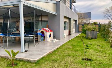 Casa 3 dormitorios venta y alquiler en San Benito, Villa Nueva