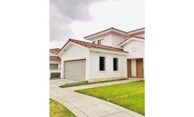 CASA EN SANATA MARA FAIRWAY