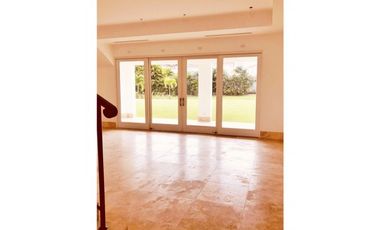 CASA EN SANATA MARA FAIRWAY