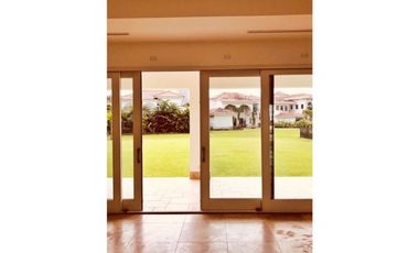 CASA EN SANATA MARA FAIRWAY