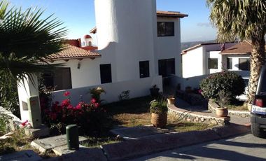 Preciosa Residencia en Vista Real, RoofGarden, Gran Jardín, 4 Recámaras, Terraza