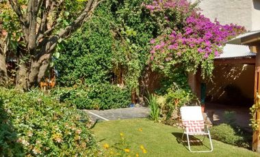 GVPROP VENDE CASA SOBRE AV. EN ZONA NORTE. LINDA PROPIEDAD DE 3 DOR EN 2 PLANTAS
