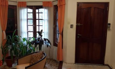 GVPROP VENDE CASA SOBRE AV. EN ZONA NORTE. LINDA PROPIEDAD DE 3 DOR EN 2 PLANTAS