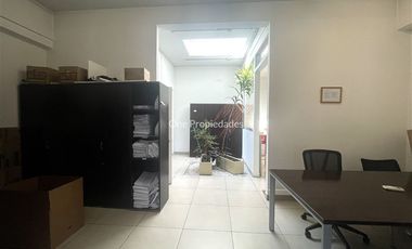 Local comercial habilitado 126m2 La Dehesa