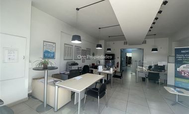 Local comercial habilitado 126m2 La Dehesa