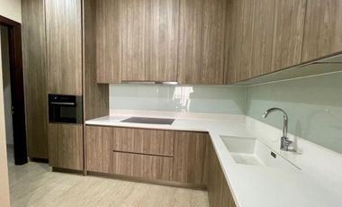 Apartemen Pakubuwono Spring 2 BR Lantai Tinggi Furnished Jakarta Selatan