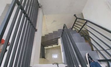 Rumah 2 lantai hook dalam komplek panorama bukit cinere