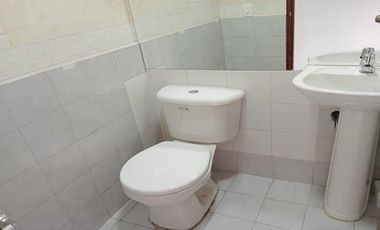 oficina en arriendo en rincon del chico. Cod A30135