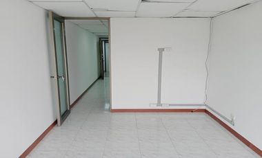 oficina en arriendo en rincon del chico. Cod A30135