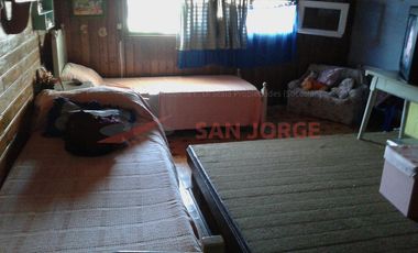Propiedad horizontal compuesta: Casa en 2 plantas, Departamento y departamento a construir.