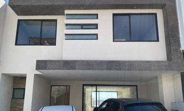 *Cómoda Casa con Maravillosas Vistas a Estrenar, Aqua, Lago Esmeralda