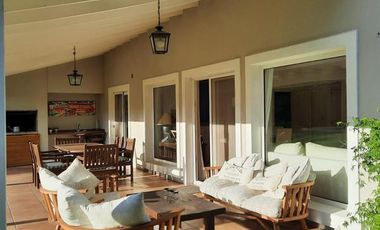 Casa en La Lomada de Pilar