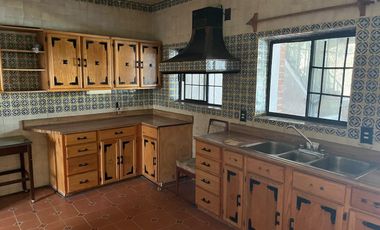 CASA EN VENTA, CON ALBERCA EN CUAUTLA, A 15 MIN. DE OAXTEPEC, MORELOS