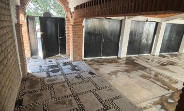 CASA EN VENTA, CON ALBERCA EN CUAUTLA, A 15 MIN. DE OAXTEPEC, MORELOS
