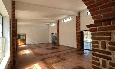 CASA EN VENTA, CON ALBERCA EN CUAUTLA, A 15 MIN. DE OAXTEPEC, MORELOS