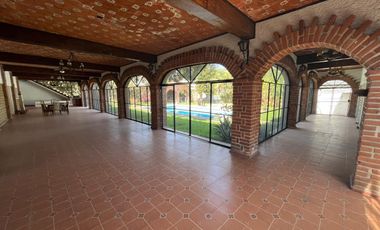 CASA EN VENTA, CON ALBERCA EN CUAUTLA, A 15 MIN. DE OAXTEPEC, MORELOS