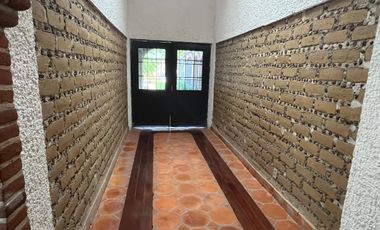 CASA EN VENTA, CON ALBERCA EN CUAUTLA, A 15 MIN. DE OAXTEPEC, MORELOS