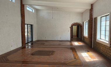 CASA EN VENTA, CON ALBERCA EN CUAUTLA, A 15 MIN. DE OAXTEPEC, MORELOS