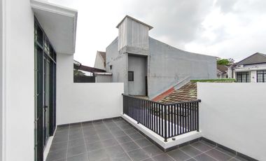 Rumah LB 120 SHM Siap KPR 10 Mnt ke Paradise Walk Serpong J-39398