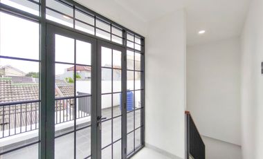 Rumah LB 120 SHM Siap KPR 10 Mnt ke Paradise Walk Serpong J-39398