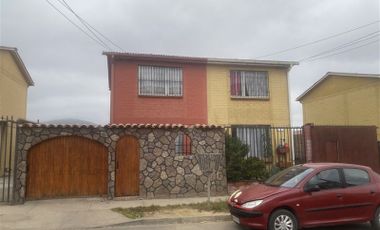 Casa en Venta en Mall Arauco Outlet/ La Cantera