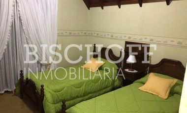 AMPLIO CHALET 5 AMBIENTES, EXCELENTE ESTADO!!