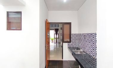 Rumah SHM 15 Menit ke Pamulang Square Hadap Selatan J-38261