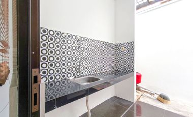 Rumah SHM 15 Menit ke Pamulang Square Hadap Selatan J-38261