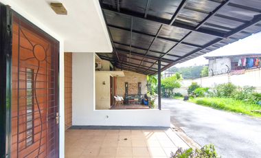 Rumah SHM 15 Menit ke Pamulang Square Hadap Selatan J-38261