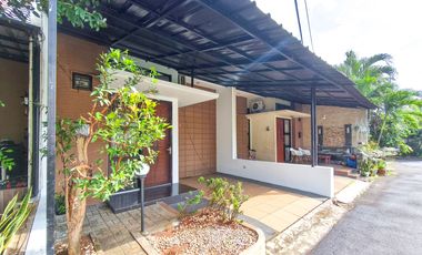 Rumah SHM 15 Menit ke Pamulang Square Hadap Selatan J-38261