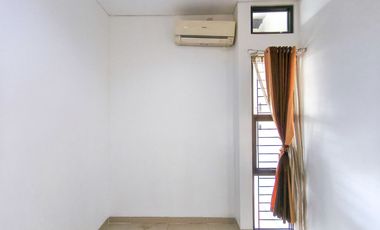Rumah SHM 15 Menit ke Pamulang Square Hadap Selatan J-38261