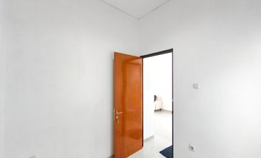 Rumah SHM 15 Menit ke Pamulang Square Hadap Selatan J-38261