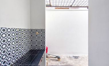 Rumah SHM 15 Menit ke Pamulang Square Hadap Selatan J-38261