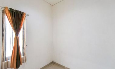 Rumah SHM 15 Menit ke Pamulang Square Hadap Selatan J-38261