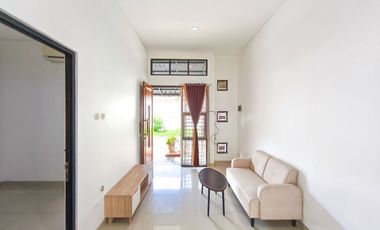 Rumah SHM 15 Menit ke Pamulang Square Hadap Selatan J-38261