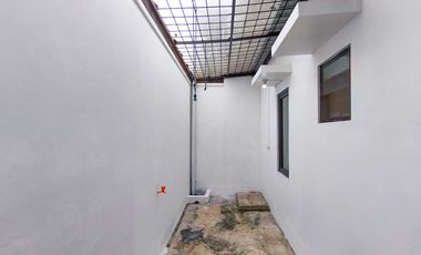 Rumah SHM 15 Menit ke Pamulang Square Hadap Selatan J-38261