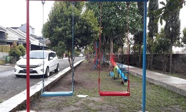 rumah 2 lantai di komplek perumahan baturaden ciwastra