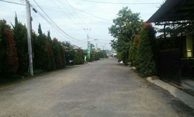 rumah 2 lantai di komplek perumahan baturaden ciwastra
