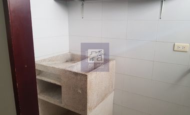 COD. 6084 - SE ARRIENDA APARTAMENTO - BARRIO: CENTRO