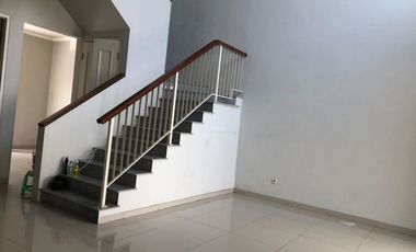 Disewakan Rumah Minimalis 2 Lantai Alam Galaxy Surabaya