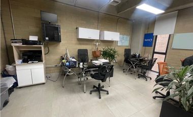VENDEMOS OFICINA EN EDIFICIO EMPRESARIAL CERCA A COLCAFE
